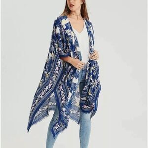 American eagle blue floral print kimono